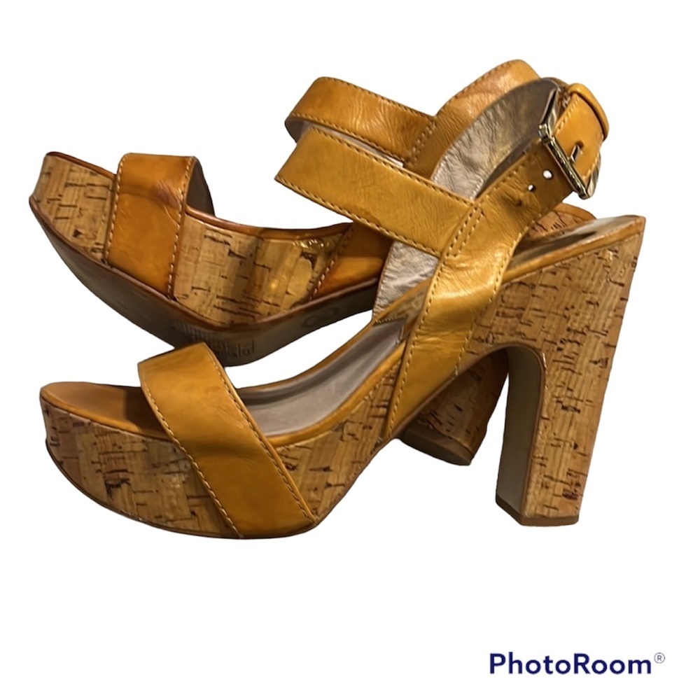 MICHAEL Michael Kors | Goldenrod Leather and Cork Platform Sandals - Picture 3 of 13